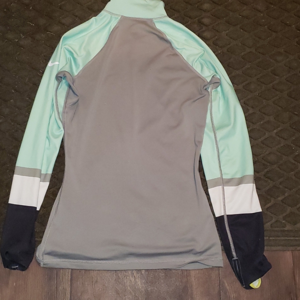 Nike Pro jacket - Picture 2 of 3
